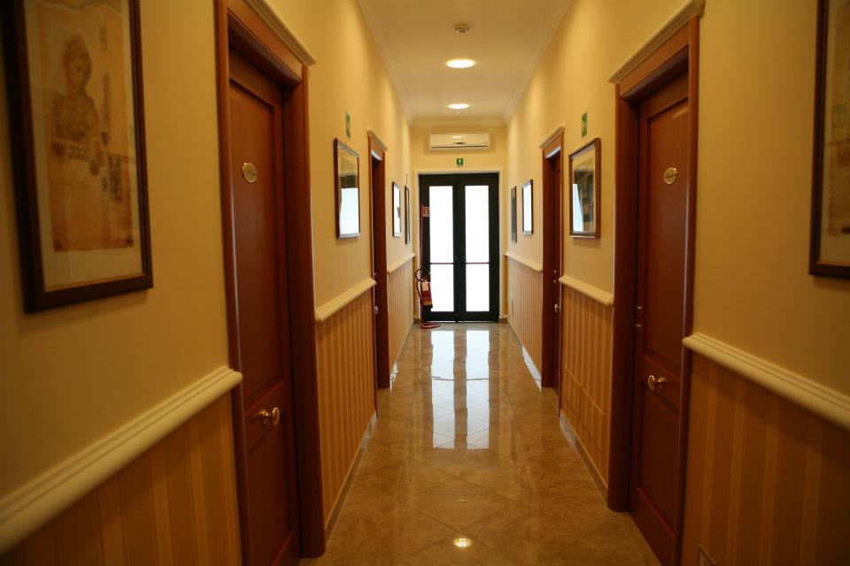 396642_347097575309365_282795187_n